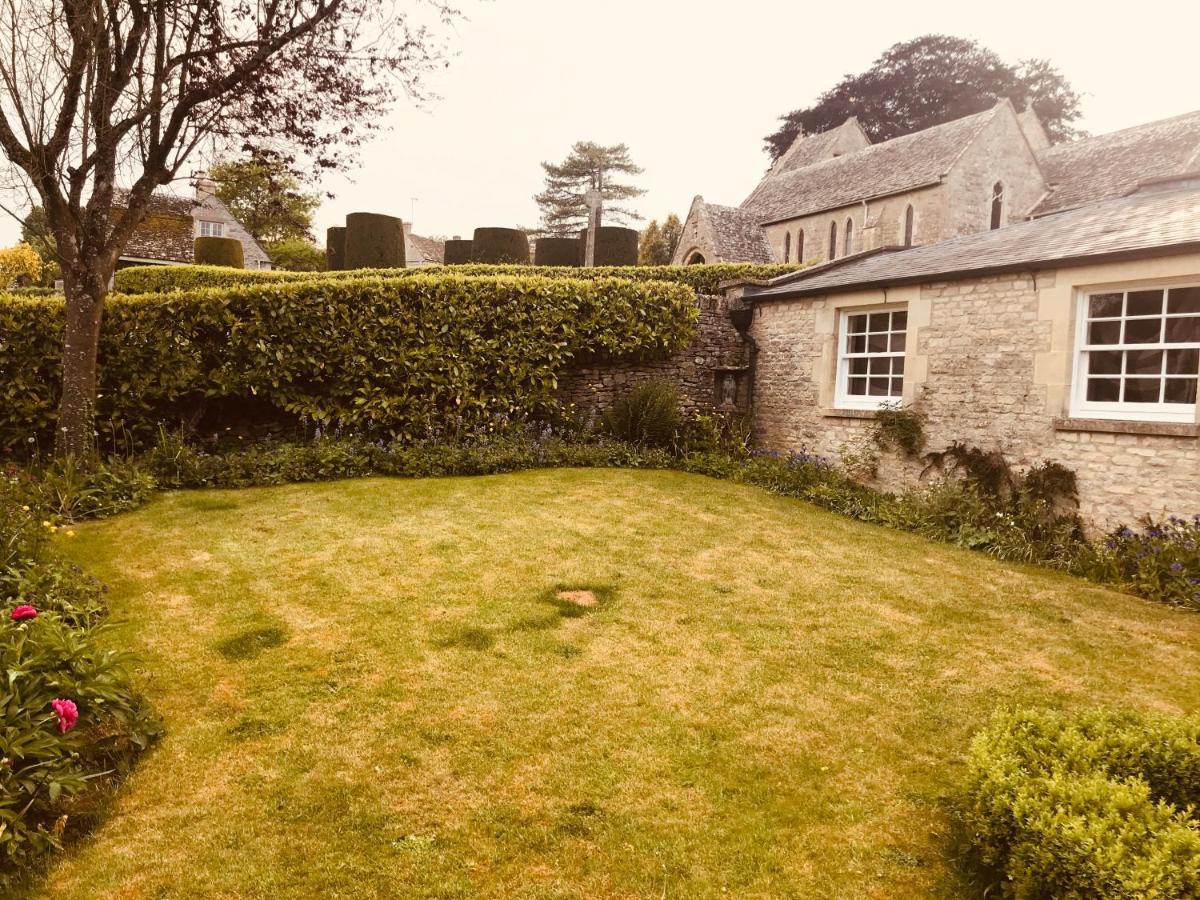The Old Post Office Studio Apartment In A Beautiful Cotswold Village Cirencester Exterior foto