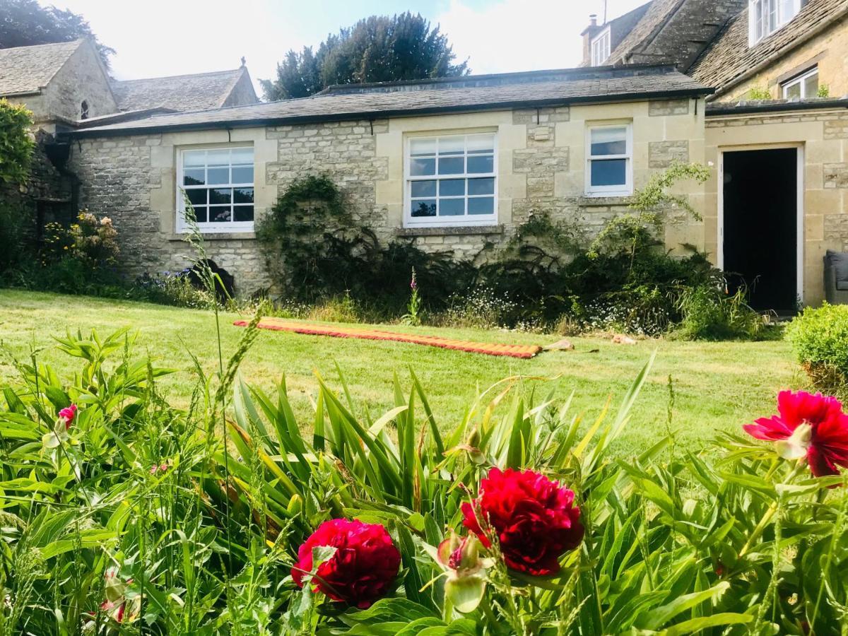 The Old Post Office Studio Apartment In A Beautiful Cotswold Village Cirencester Exterior foto