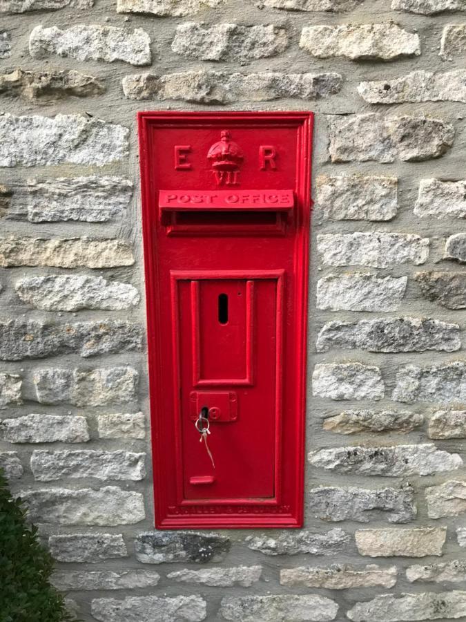 The Old Post Office Studio Apartment In A Beautiful Cotswold Village Cirencester Exterior foto